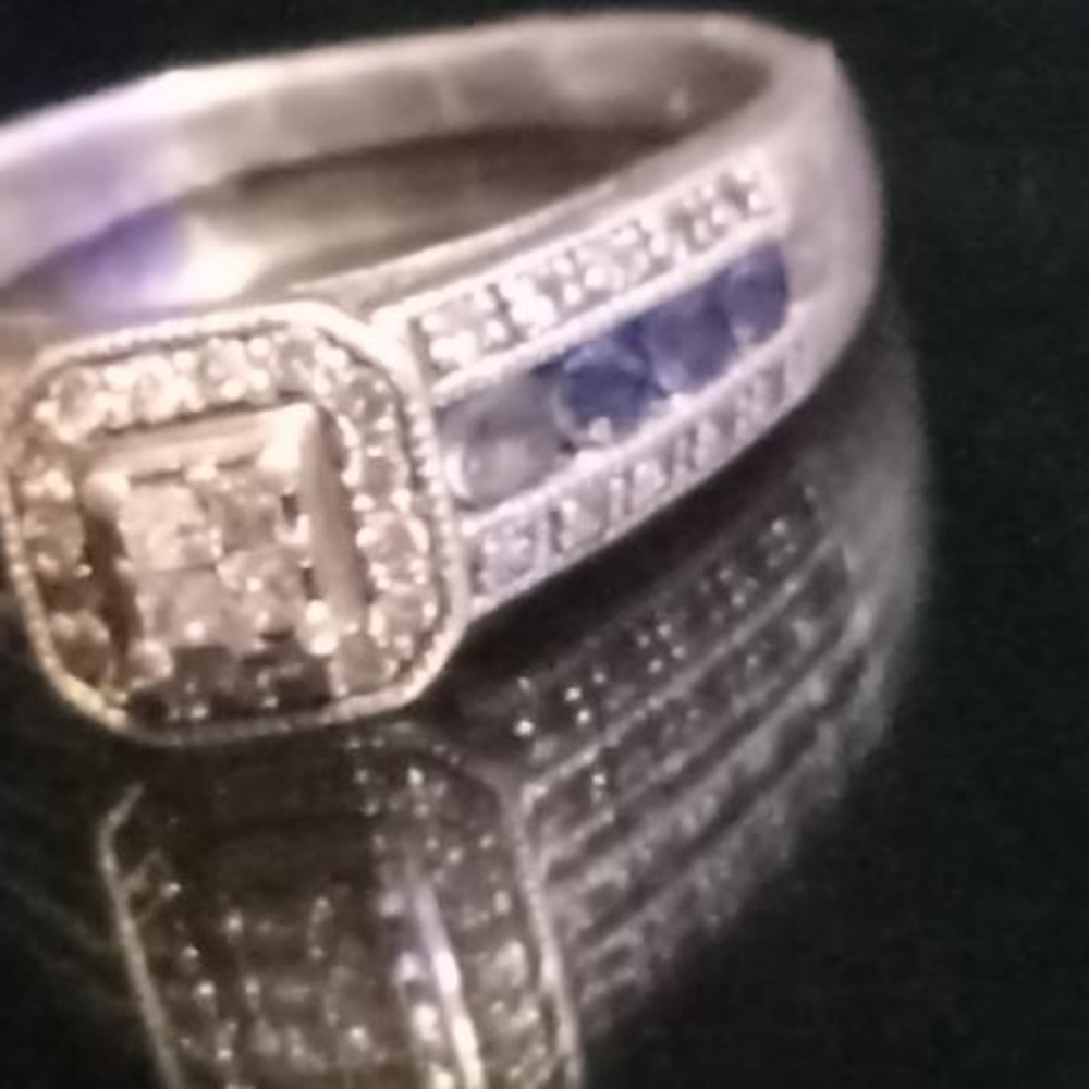 Elegant Silver Ring with Blue Accents - Picture 3 of 4